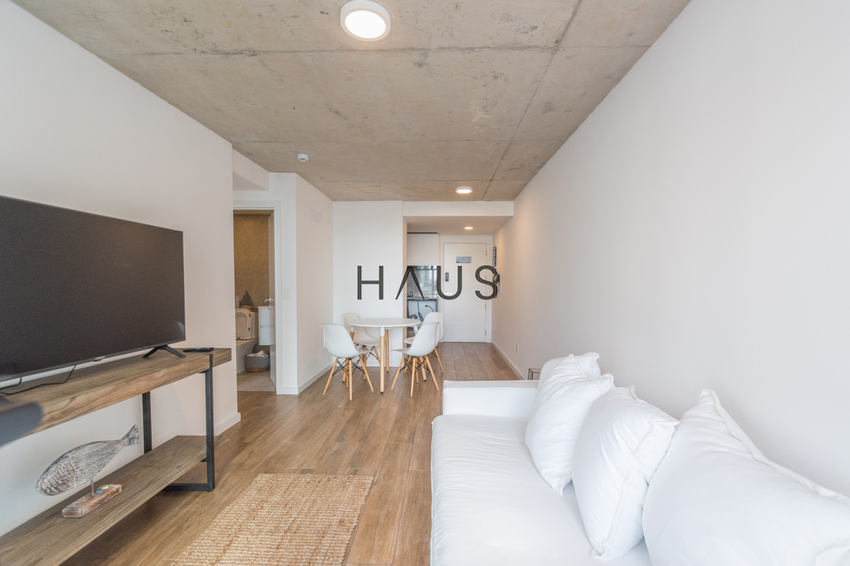 Apartamento ID.686 - SUDESTE. Excelente apartamento en moderno edificio.