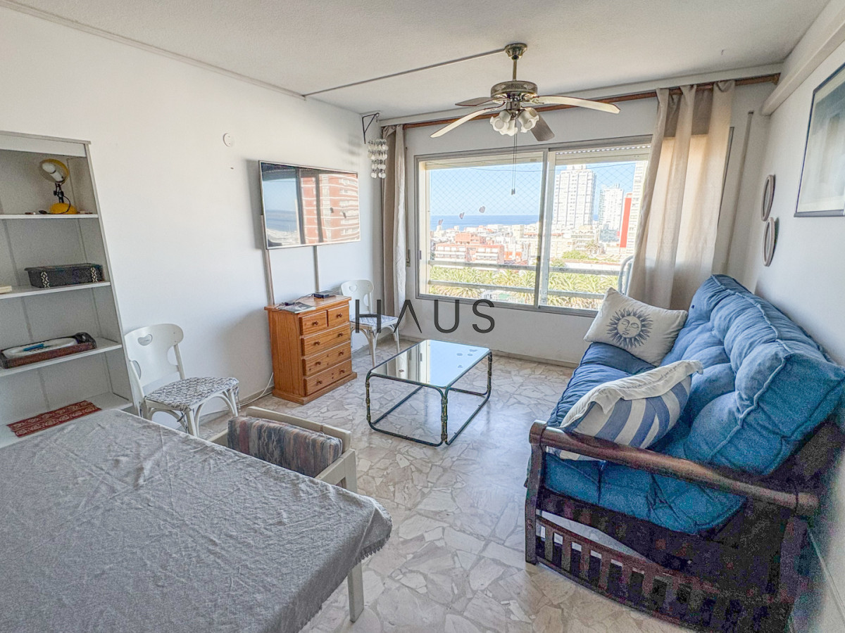 Apartamento ID.684 - Torre Libertador. Apartamento 1 dormitorio y medio al Puerto! 