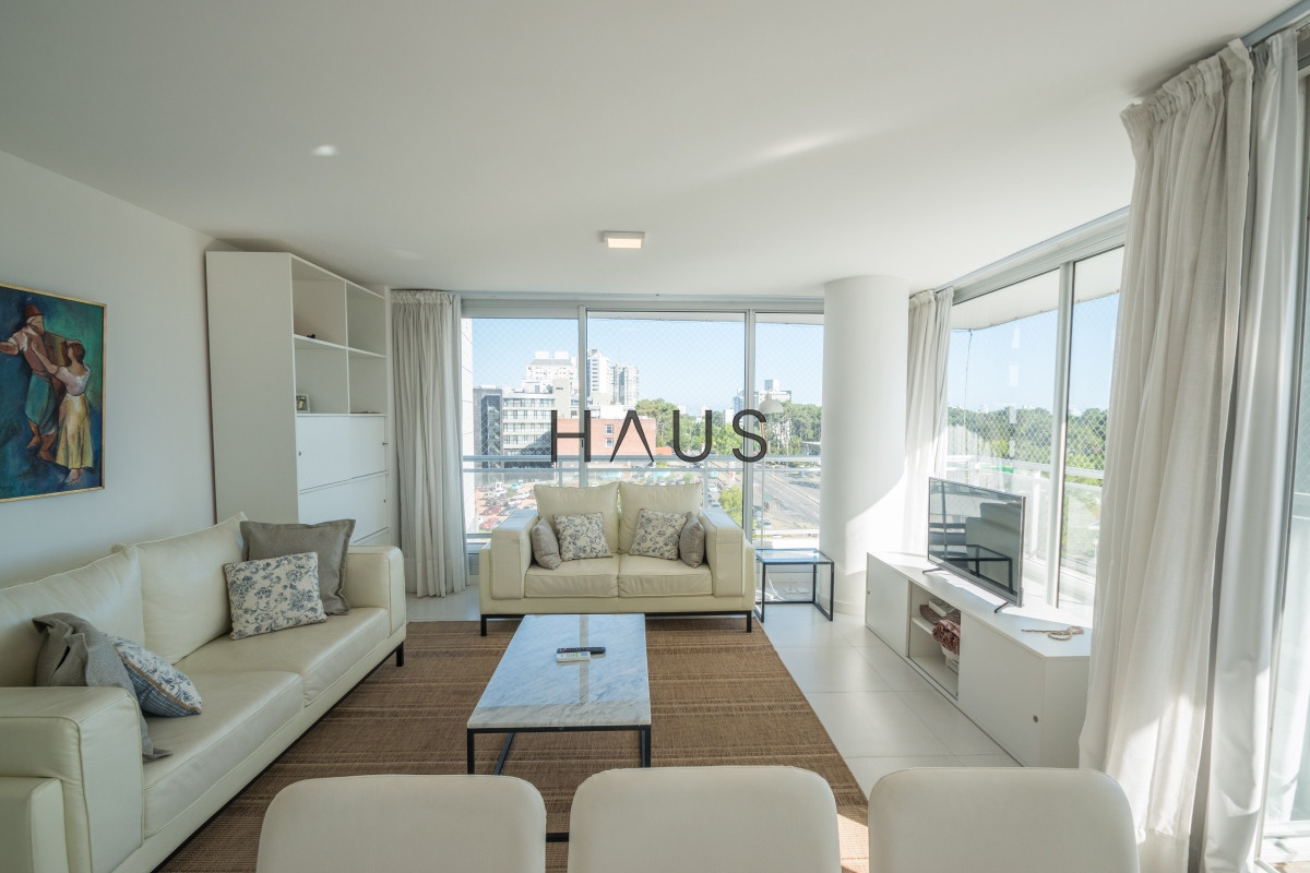 Apartamento ID.688 - Bellagio Tower. Esquinero de 3 dormitorios. Equipado.