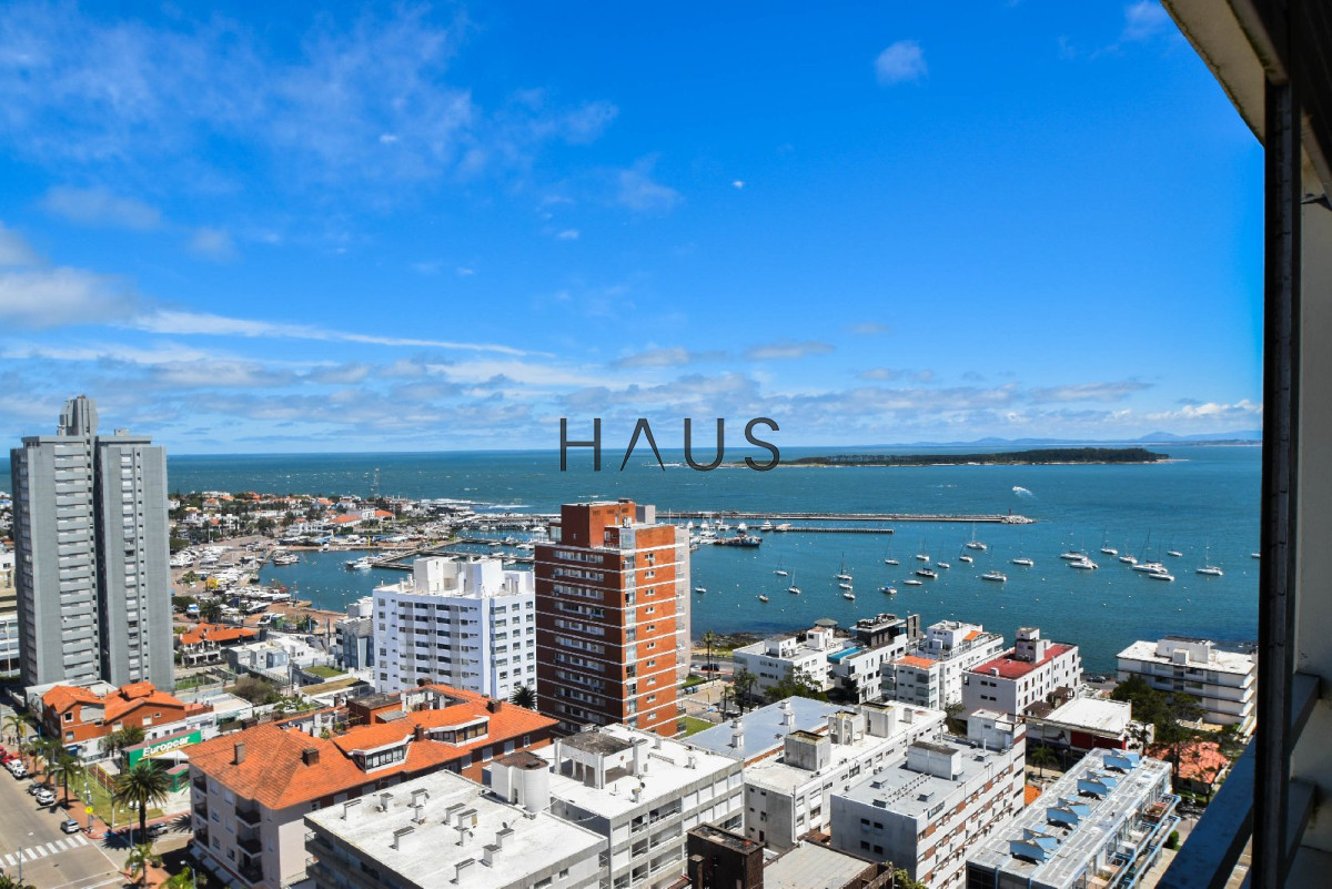 Apartamento ID.687 - Vista al Puerto! Amplio apartamento de 1 dormitorio y medio. 