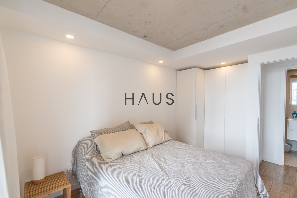 Apartamento ID.686 - SUDESTE. Excelente apartamento en moderno edificio.