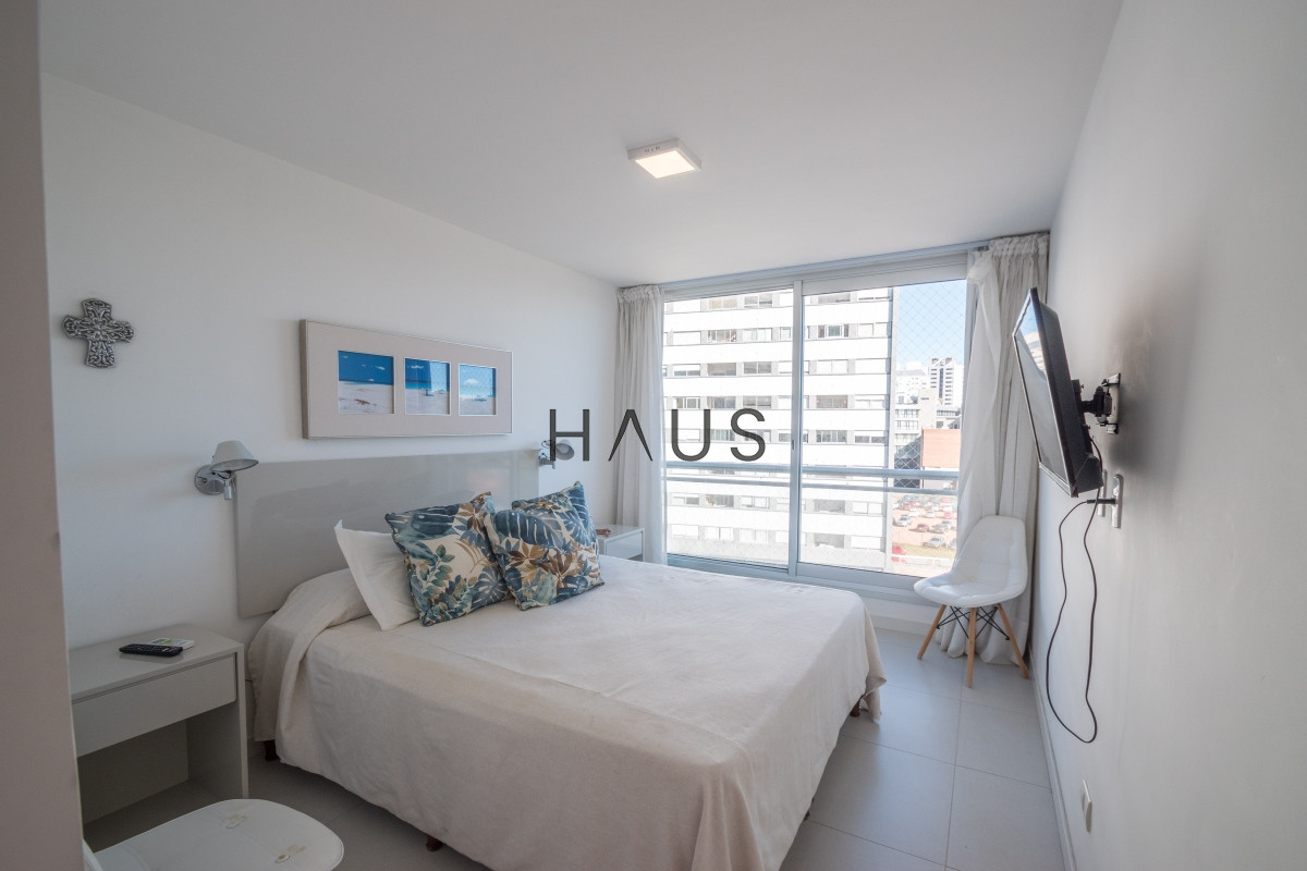 Apartamento ID.688 - Bellagio Tower. Esquinero de 3 dormitorios. Equipado.