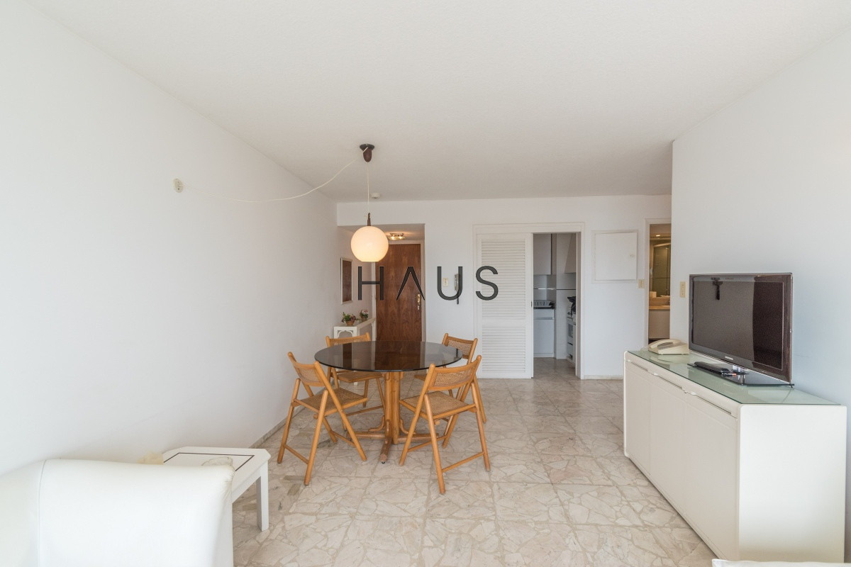 Apartamento ID.687 - Vista al Puerto! Amplio apartamento de 1 dormitorio y medio. 