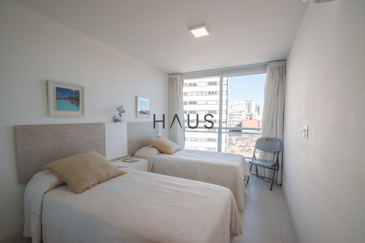 Apartamento ID.688 - Bellagio Tower. Esquinero de 3 dormitorios. Equipado.