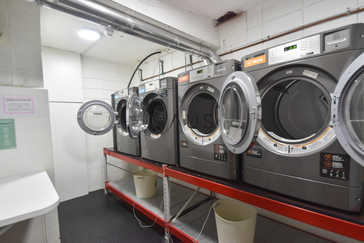 Apartamento ID.684 - Torre Libertador. Apartamento 1 dormitorio y medio al Puerto! 