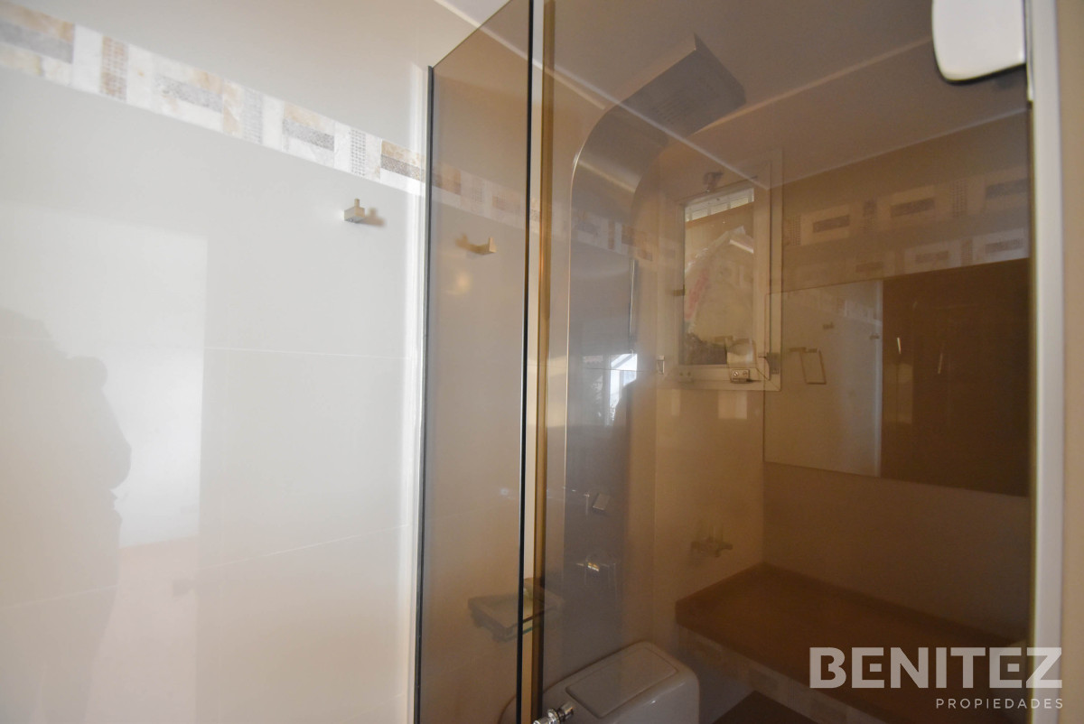 Apartamento ID.8210 - Primera fila al Puerto. Apartamento en venta de 4 dormitorios. Oportunidad!