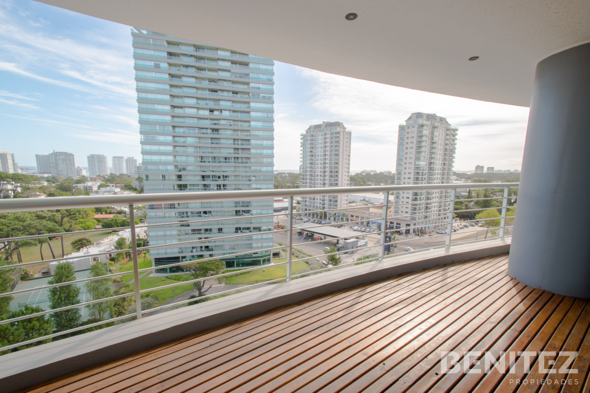 Apartamento ID.9700 - Tressesenta. Excelente apartamento de 2 dormitorios con enorme balcón.