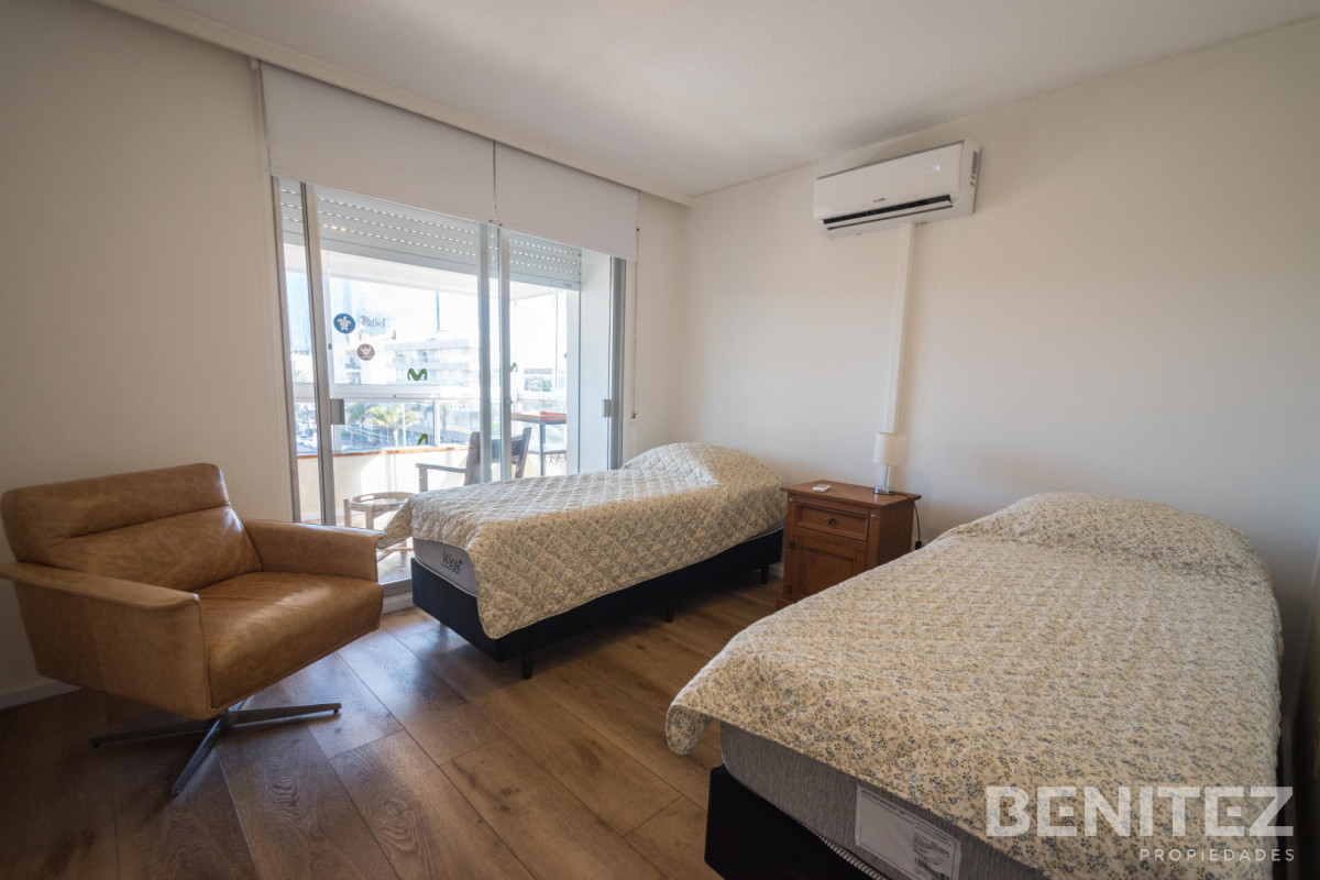 Apartamento ID.575 - Imperdible! Apartamento esquinero de 3 dormitorios. Reciclado.
