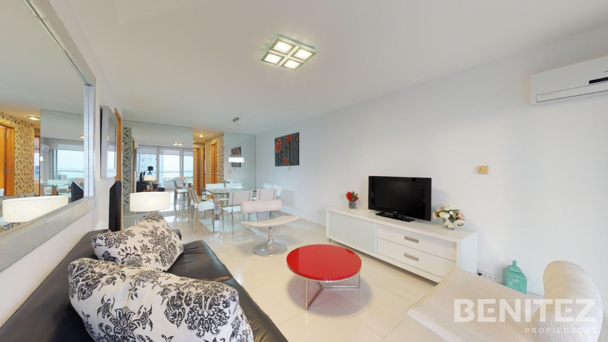 Apartamento ID.9240 - Apartamento en venta en Seasons Tower 2 dormitorios + dependencia.