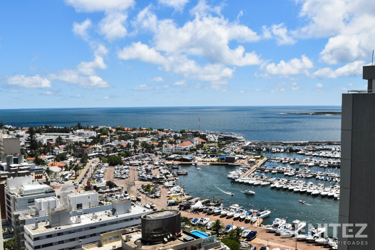 Apartamento ID.7972 - Excelente apartamento en venta de 3 dormitorios reciclado - Vista Puerto, reciclado. Punta del Este
