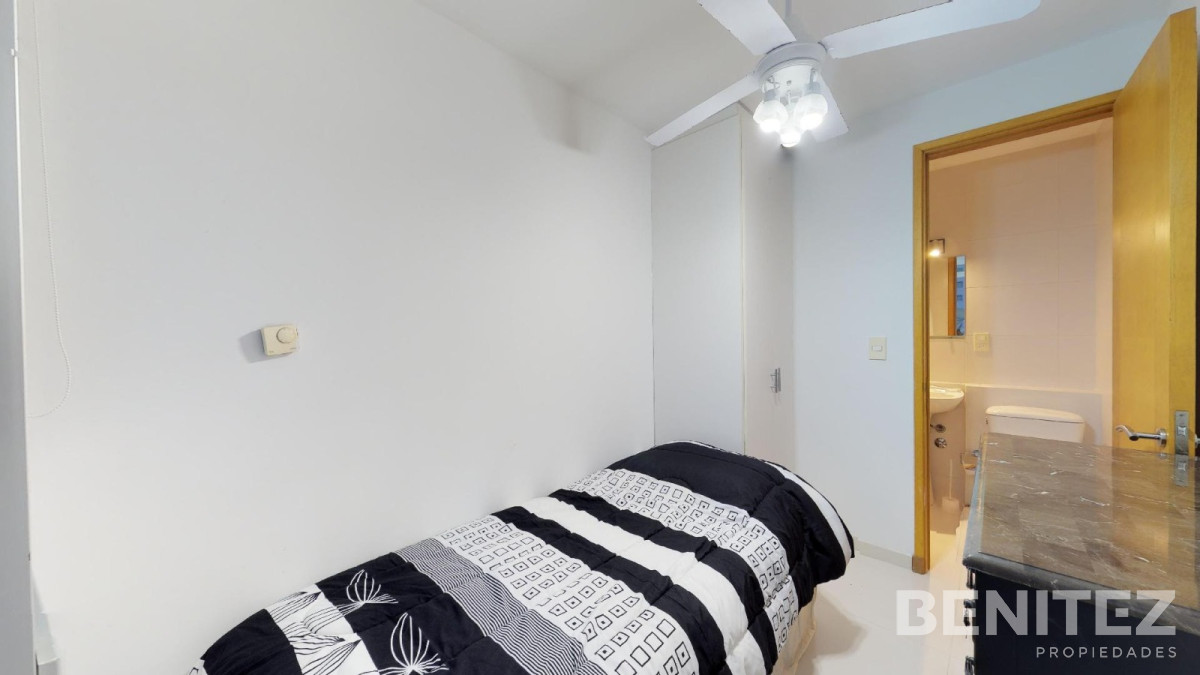 Apartamento ID.9240 - Apartamento en venta en Seasons Tower 2 dormitorios + dependencia.