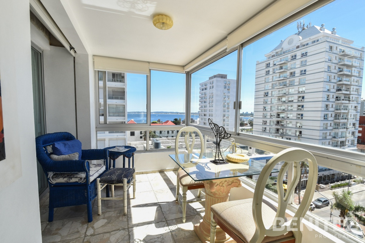 Apartamento ID.216 - Apartamento en venta de 2 dormitorios + 2 baños . Reciclado con garage