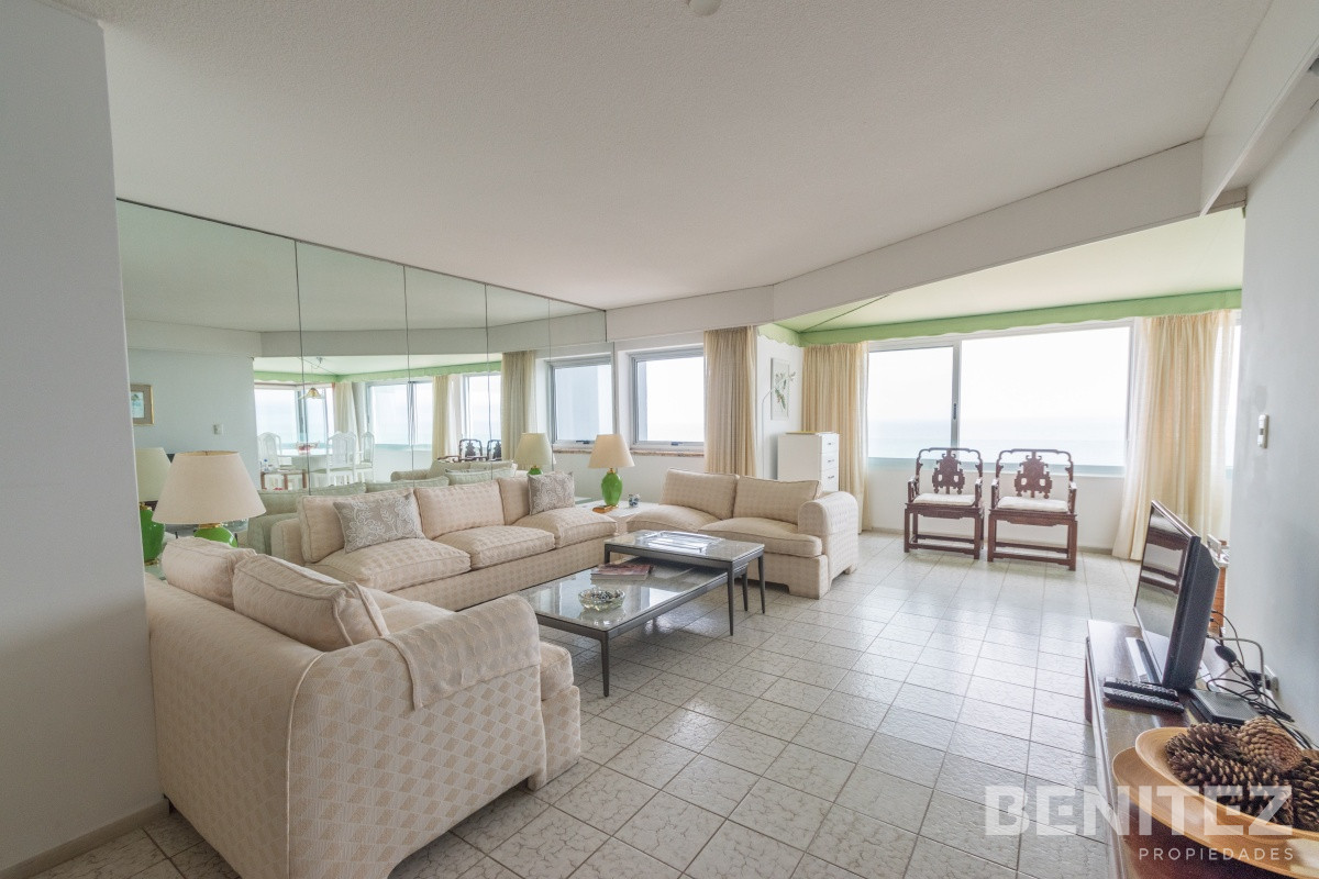 Apartamento ID.355 - Apartamento de 3 dormitorios. Excelente vista al Mar