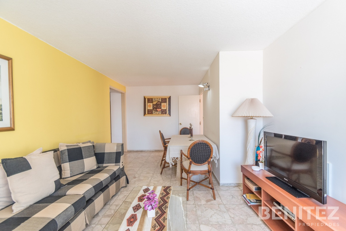 Apartamento ID.272 - Zona Peninsula. Torre con servicios. 2 dormitorios esquinero. 