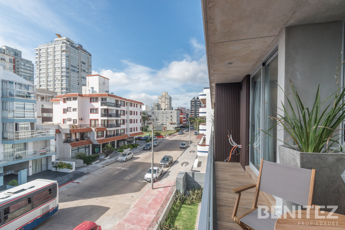 Apartamento ID.9606 - SUDESTE. Excelente apartamento en moderno edificio.