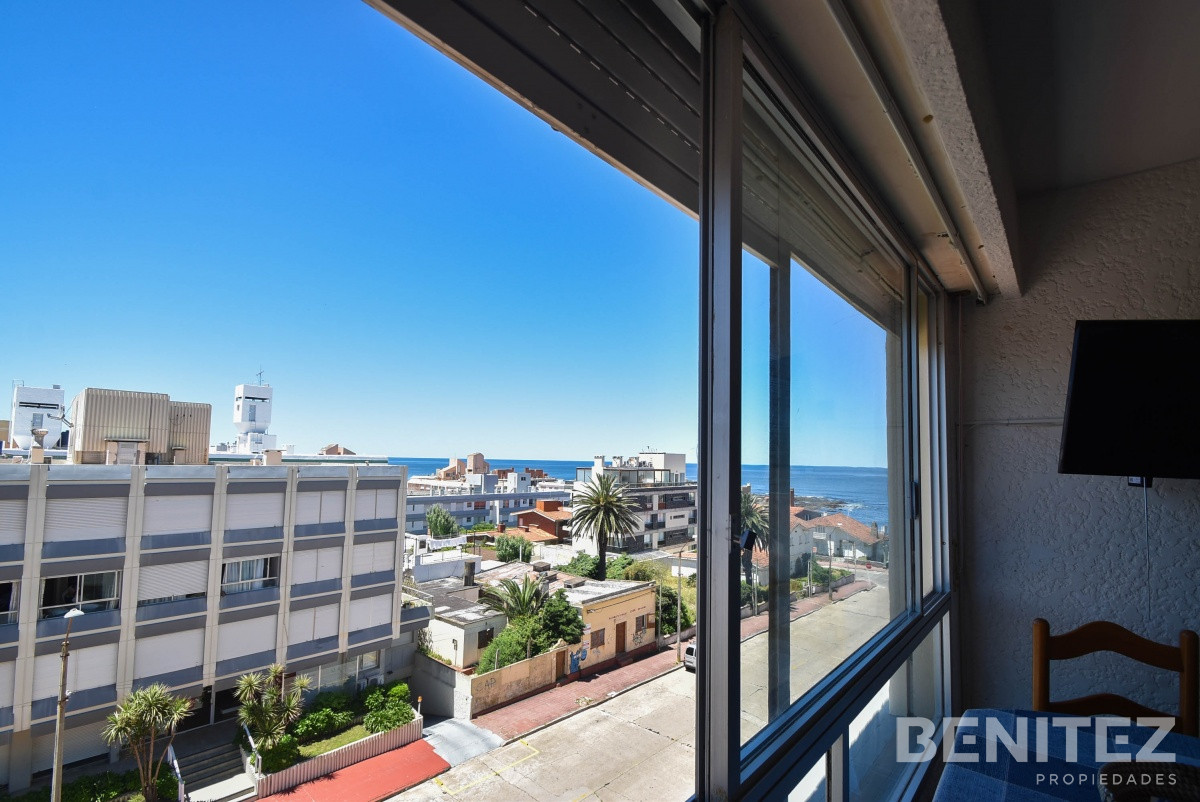 Apartamento ID.8253 - Torre en Península con piscina. Apartamento en venta de 1 dormitorio al frente.