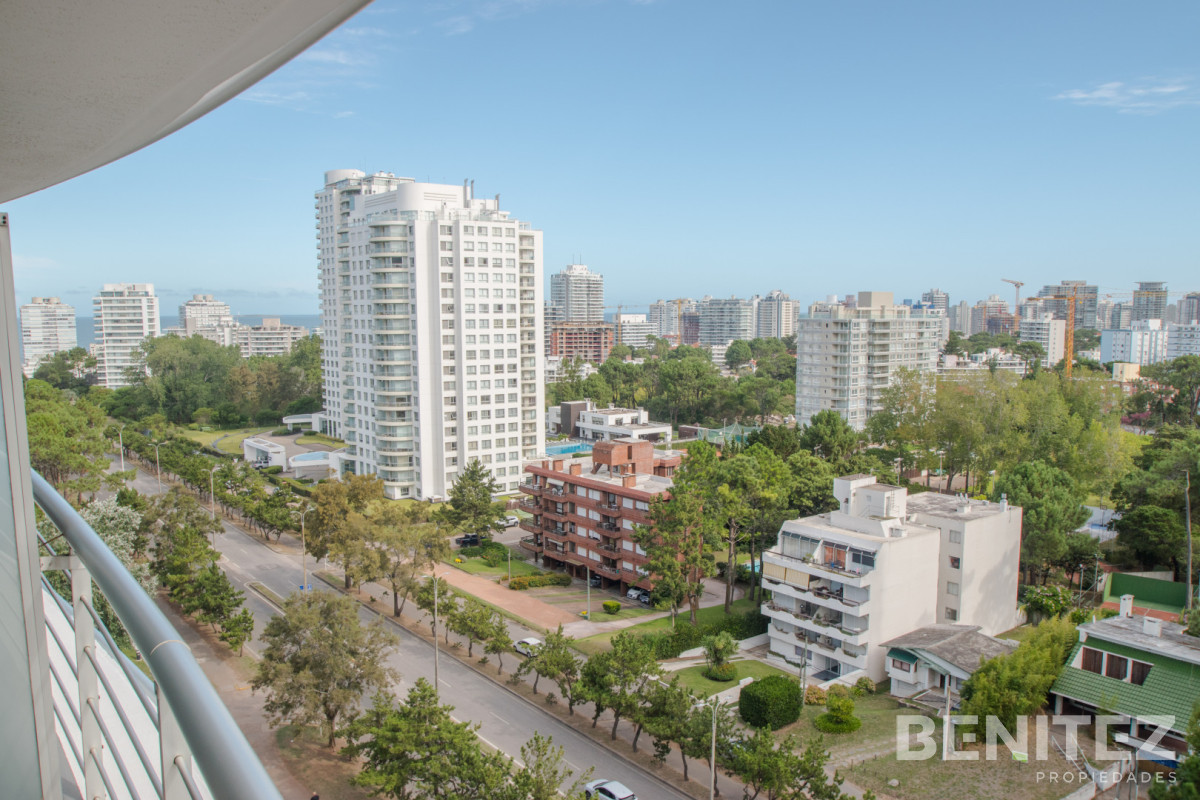 Apartamento ID.9700 - Tressesenta. Excelente apartamento de 2 dormitorios con enorme balcón.