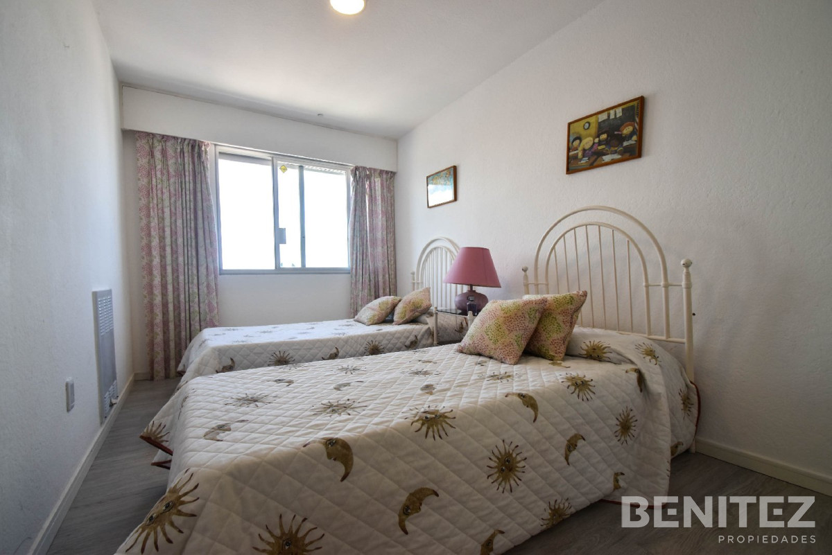 Apartamento ID.7972 - Excelente apartamento en venta de 3 dormitorios reciclado - Vista Puerto, reciclado. Punta del Este