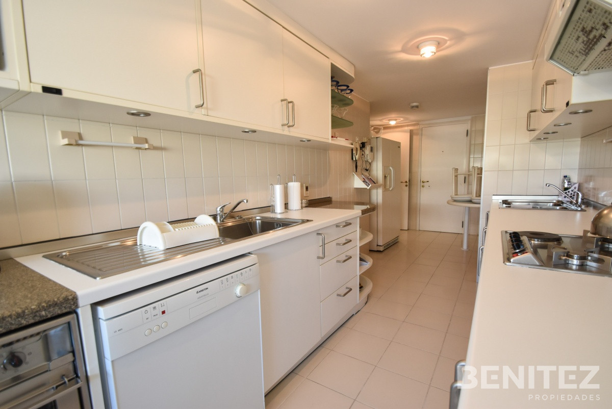 Apartamento ID.8634 - Portofino. Apartamento primera fila al Puerto