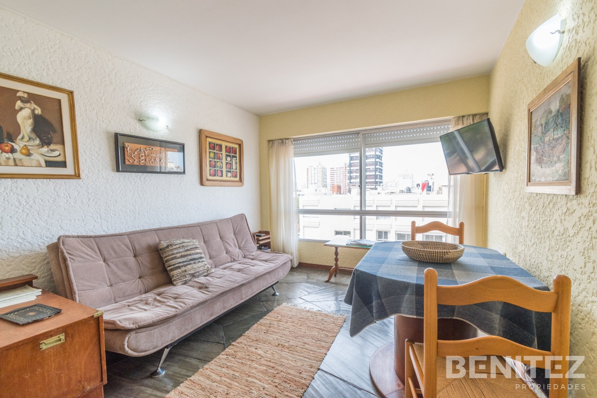 Apartamento ID.8253 - Torre en Península con piscina. Apartamento en venta de 1 dormitorio al frente.