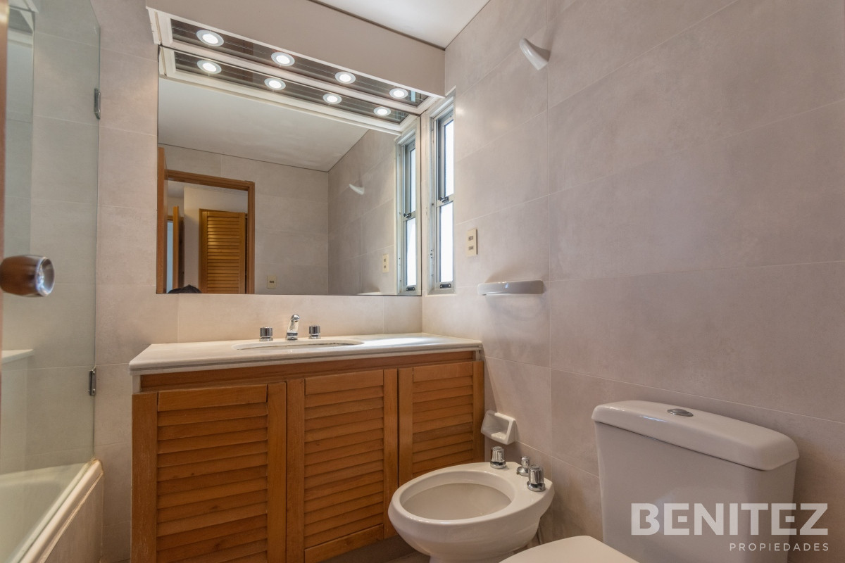 Apartamento ID.9510 - Apartamento en venta de 2 dormitorios + 2 baños y dependencia de servicio.