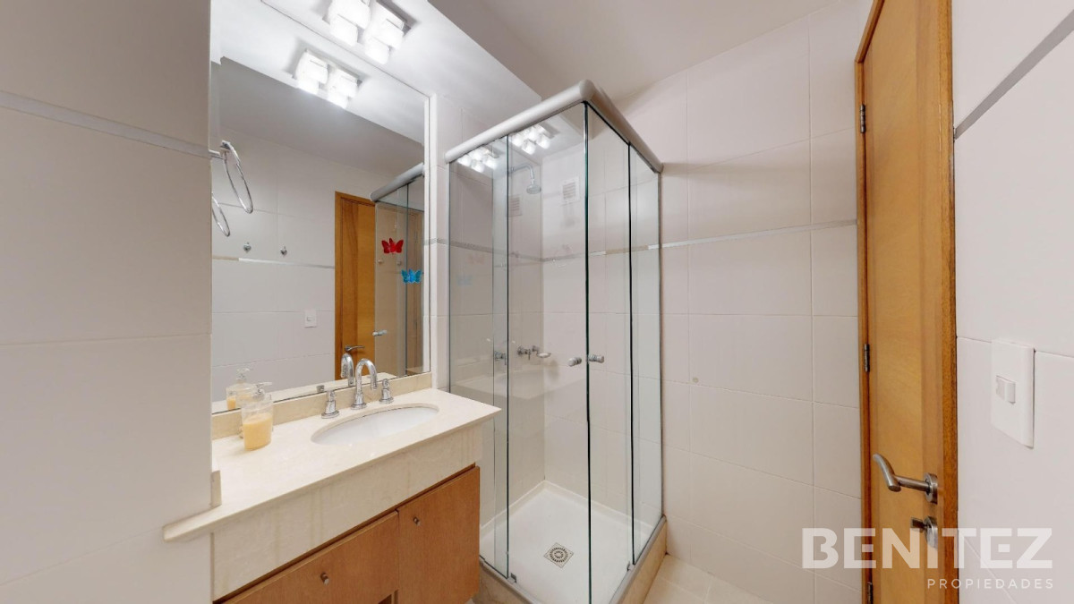 Apartamento ID.9240 - Apartamento en venta en Seasons Tower 2 dormitorios + dependencia.