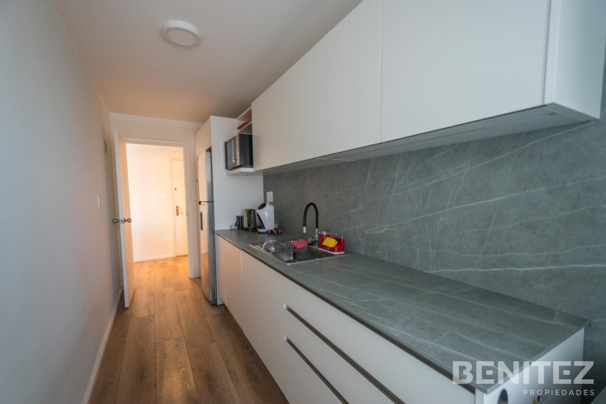 Apartamento ID.575 - Imperdible! Apartamento esquinero de 3 dormitorios. Reciclado.