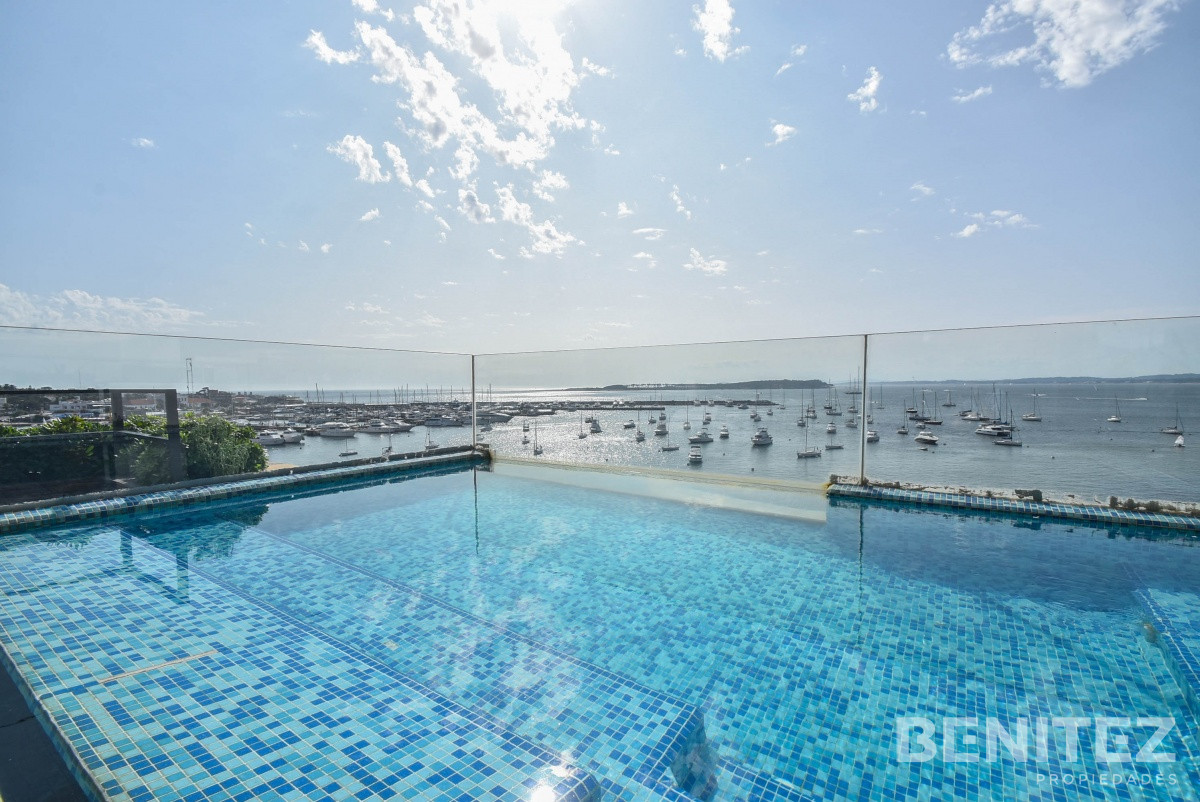 Apartamento ID.8465 - Le Bleu. Pent-House. Frente al Puerto con el diseño de Carlos Ott.