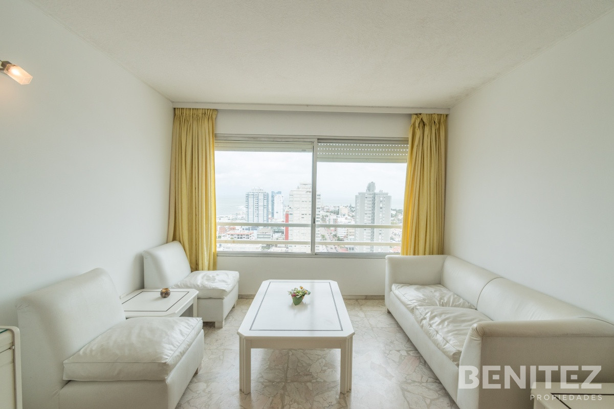 Apartamento ID.405 - Vista al Puerto! Amplio apartamento de 1 dormitorio y medio. 