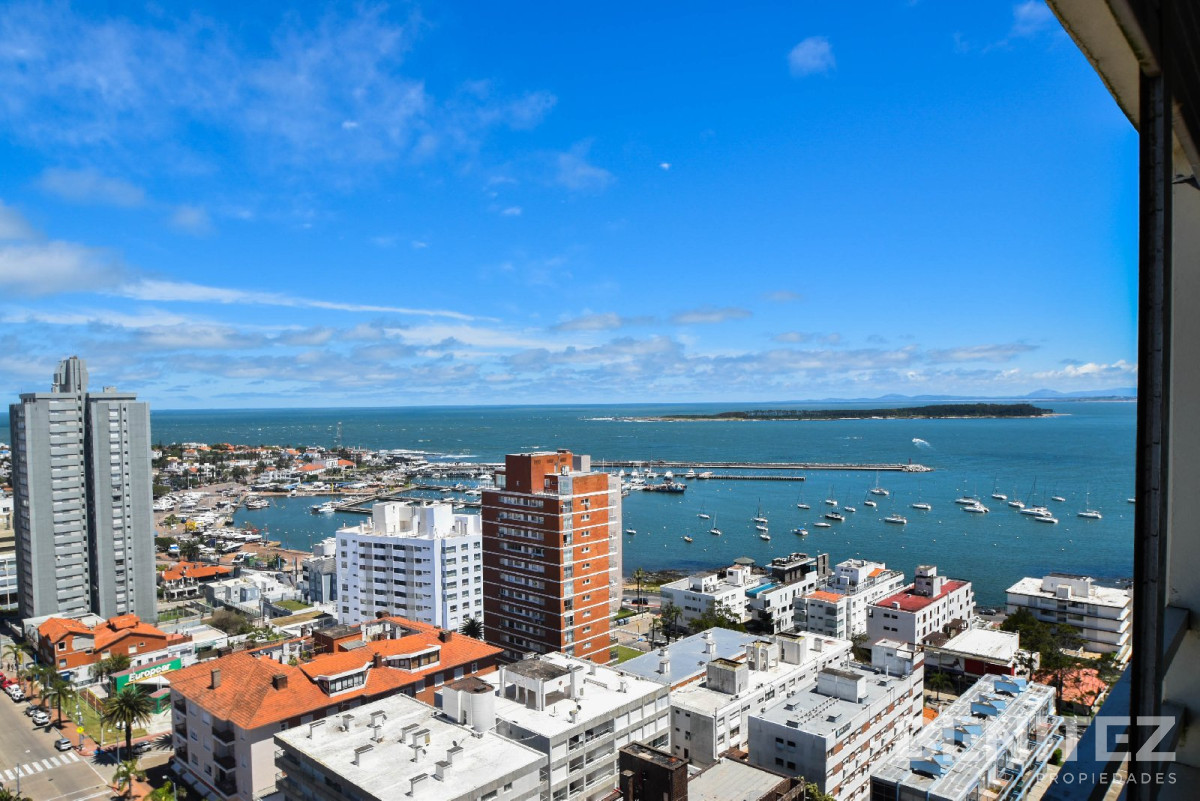 Apartamento ID.405 - Vista al Puerto! Amplio apartamento de 1 dormitorio y medio. 