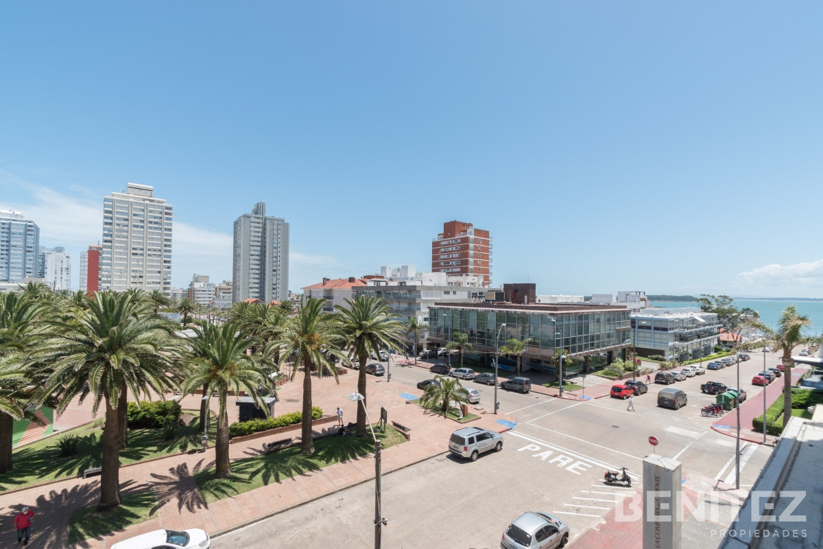 Apartamento ID.6128 - Torre Libertador. Esquinero de 3 dormitorios reciclado.