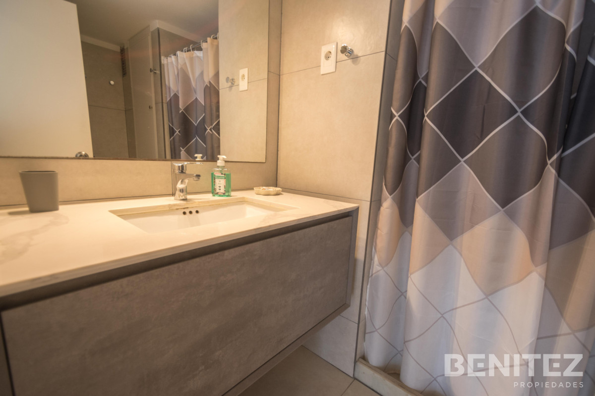 Apartamento ID.575 - Imperdible! Apartamento esquinero de 3 dormitorios. Reciclado.
