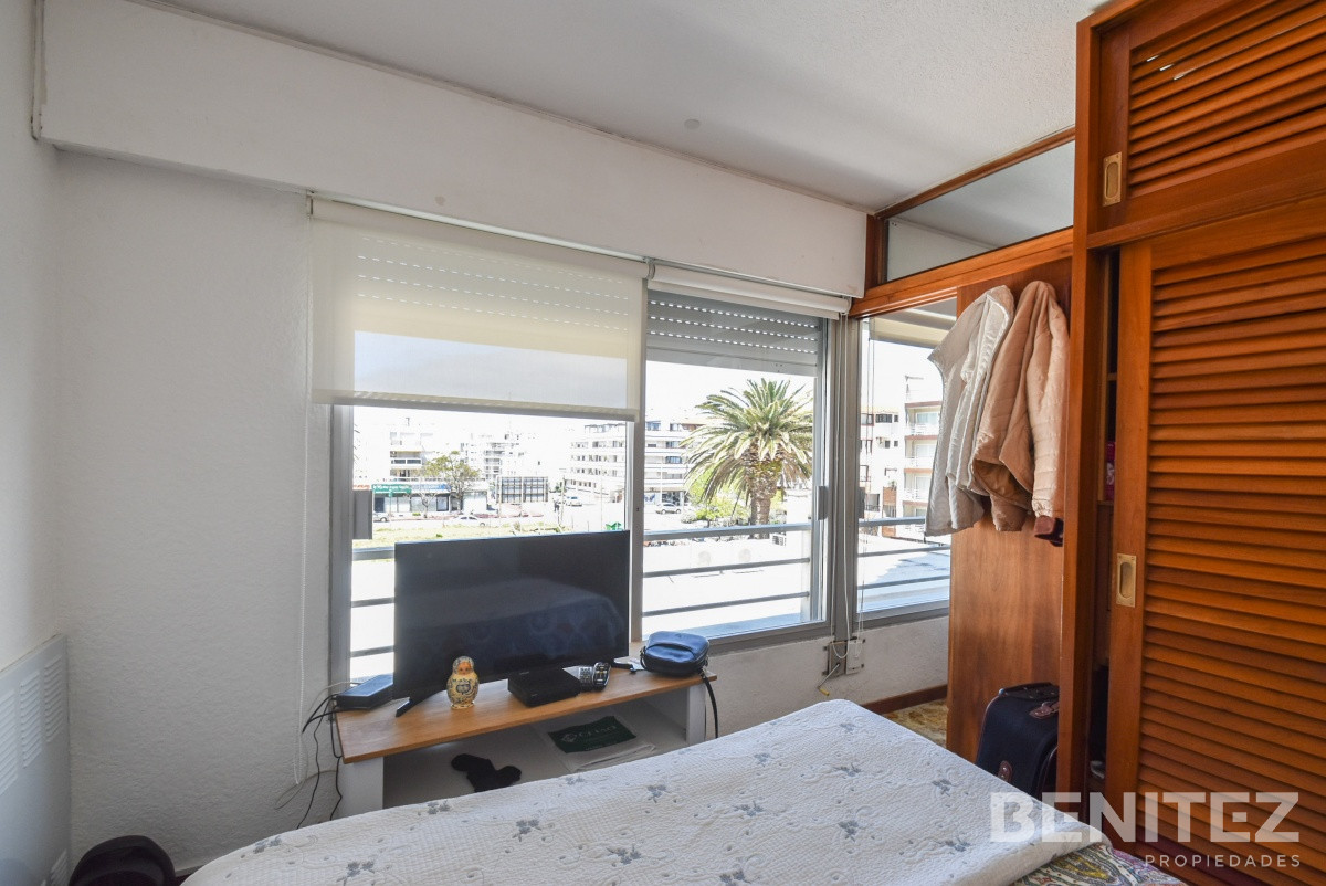 Apartamento ID.8587 - A metros del Puerto. Excelente apartamento 1 dormitorio. Torre con servicios