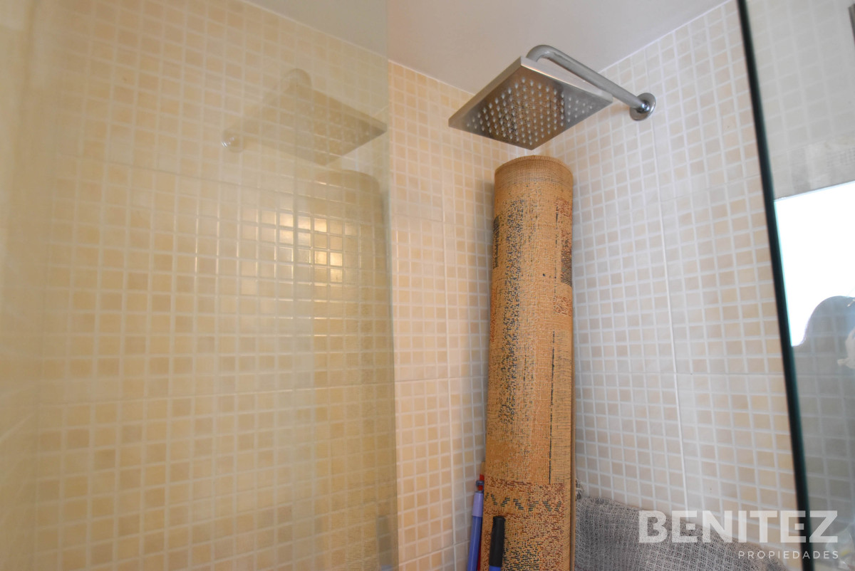 Apartamento ID.8210 - Primera fila al Puerto. Apartamento en venta de 4 dormitorios. Oportunidad!