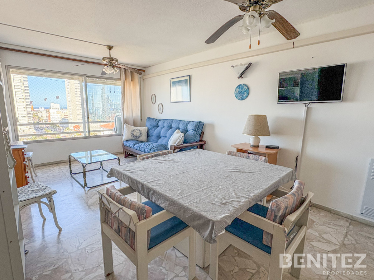 Apartamento ID.410 - Torre Libertador. Apartamento 1 dormitorio y medio al Puerto! 