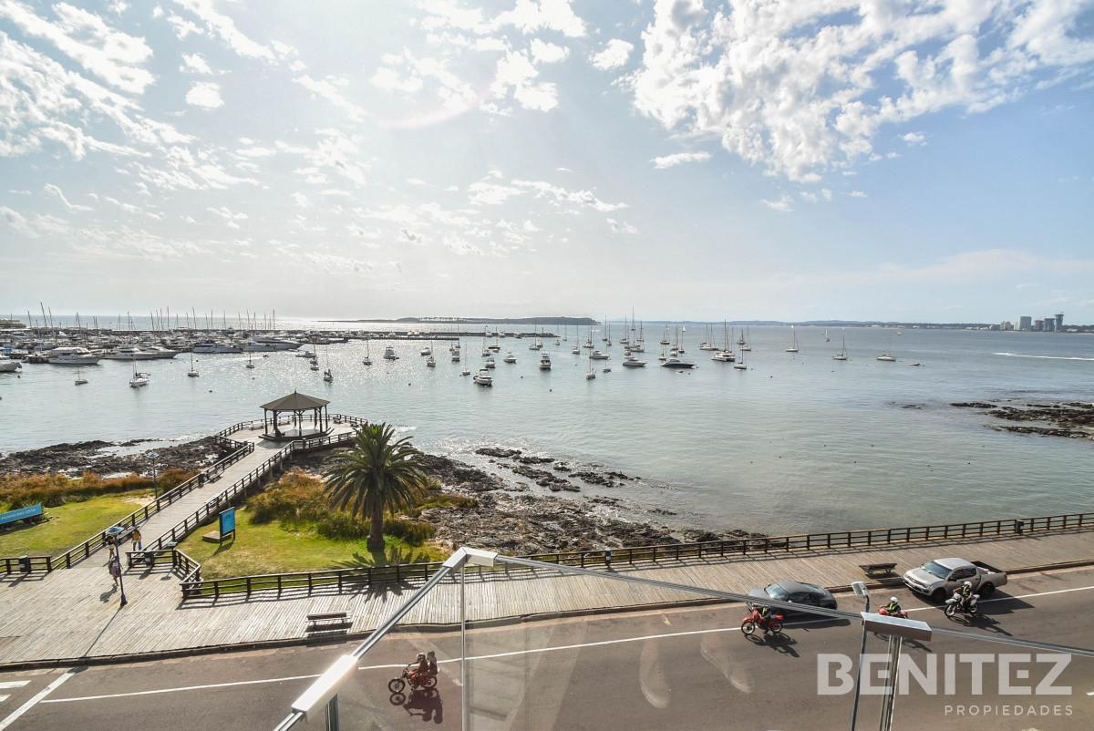 Apartamento ID.8465 - Le Bleu. Pent-House. Frente al Puerto con el diseño de Carlos Ott.