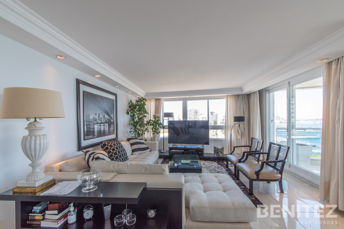 Apartamento ID.9580 - Millenium. Esquinero a la Peninsula. Playa Mansa.