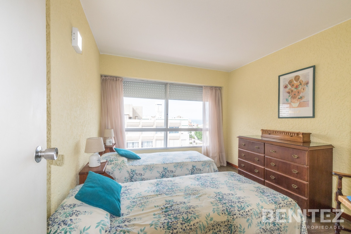 Apartamento ID.8253 - Torre en Península con piscina. Apartamento en venta de 1 dormitorio al frente.