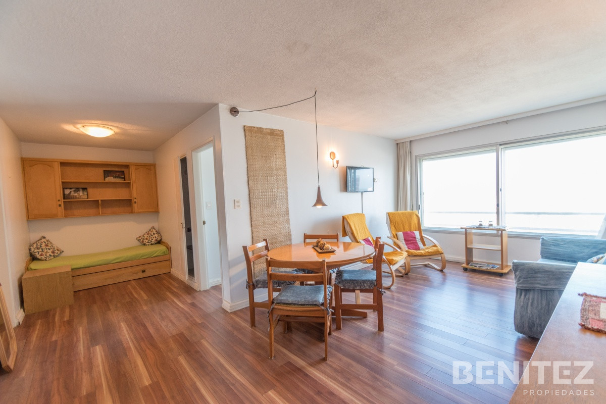 Apartamento ID.1429 - Vista al Puerto. Amplio apartamento de 1 dormitorio y medio.