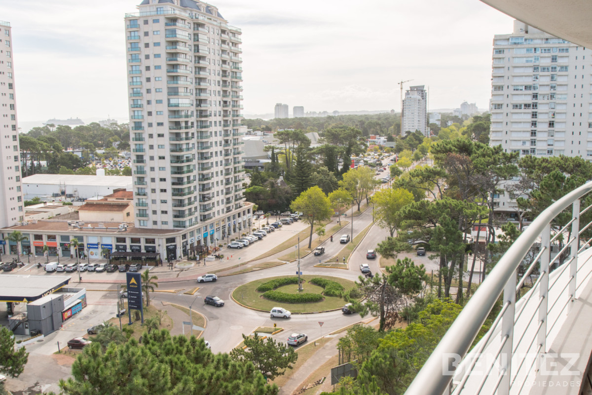 Apartamento ID.9700 - Tressesenta. Excelente apartamento de 2 dormitorios con enorme balcón.