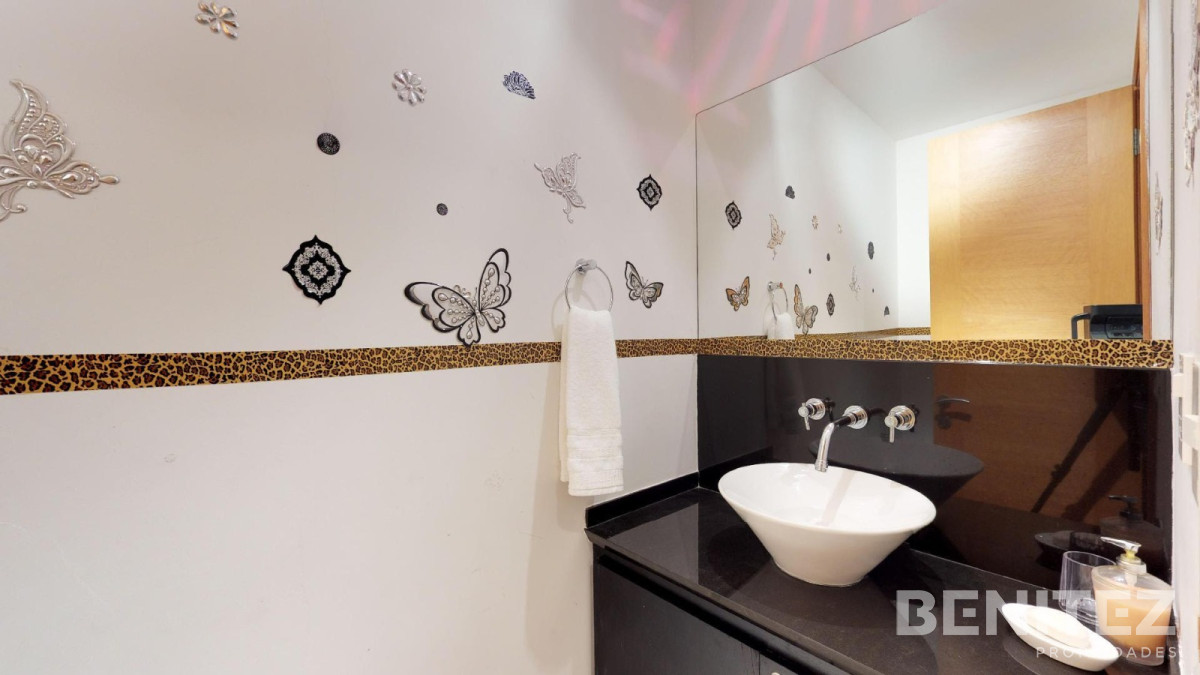 Apartamento ID.9240 - Apartamento en venta en Seasons Tower 2 dormitorios + dependencia.