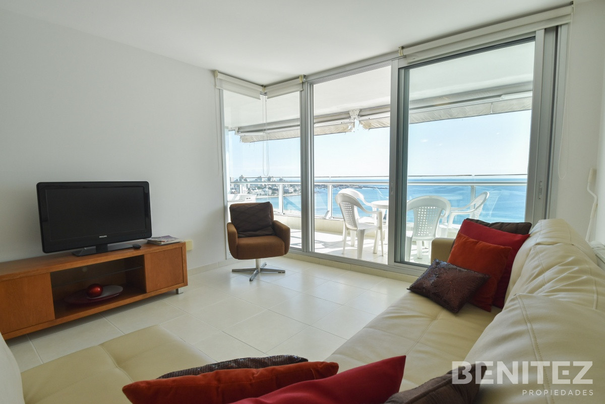 Apartamento ID.5998 - Seasons Tower piso alto! 2 dormitorios con espectacular vista. Playa Mansa