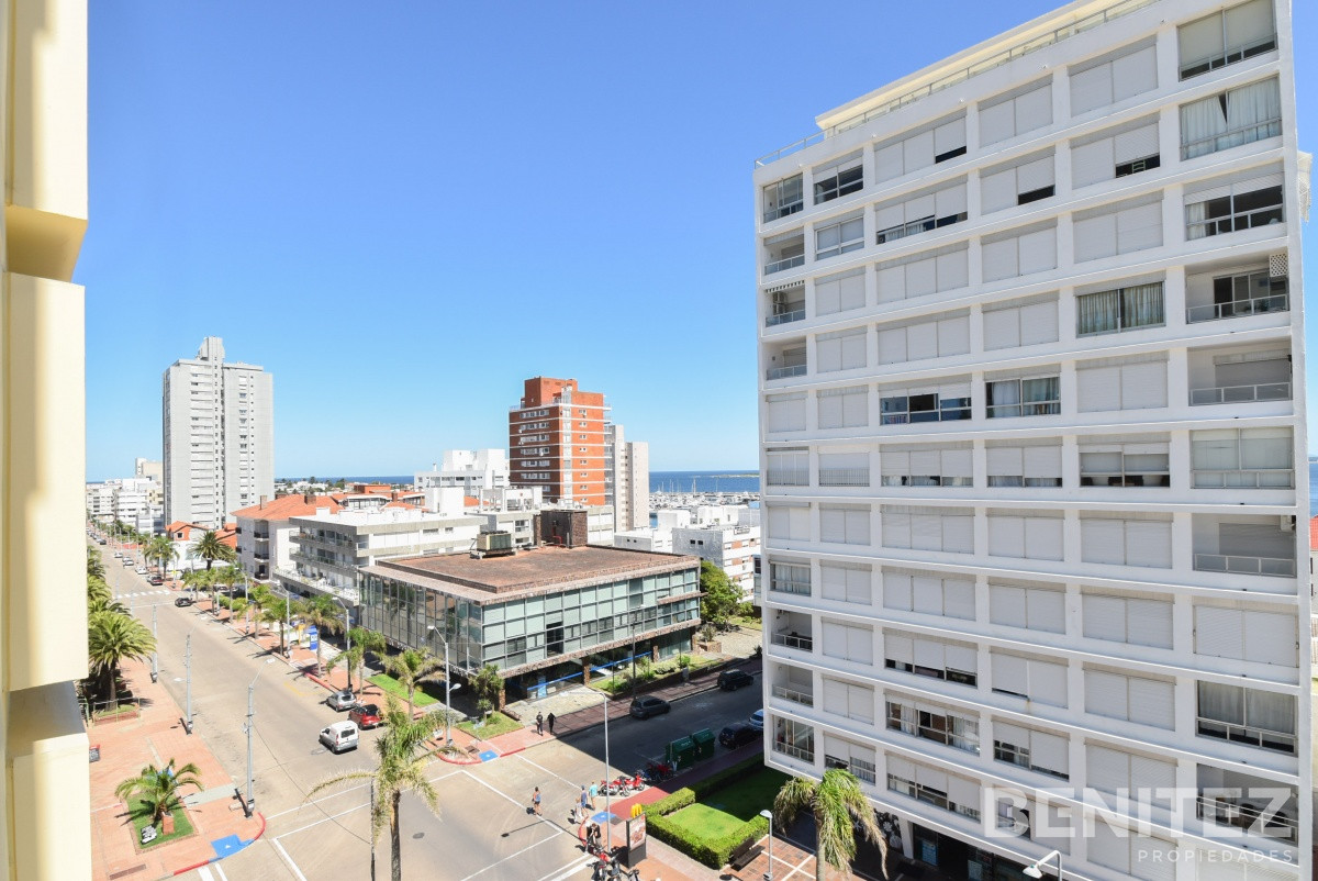 Apartamento ID.216 - Apartamento en venta de 2 dormitorios + 2 baños . Reciclado con garage