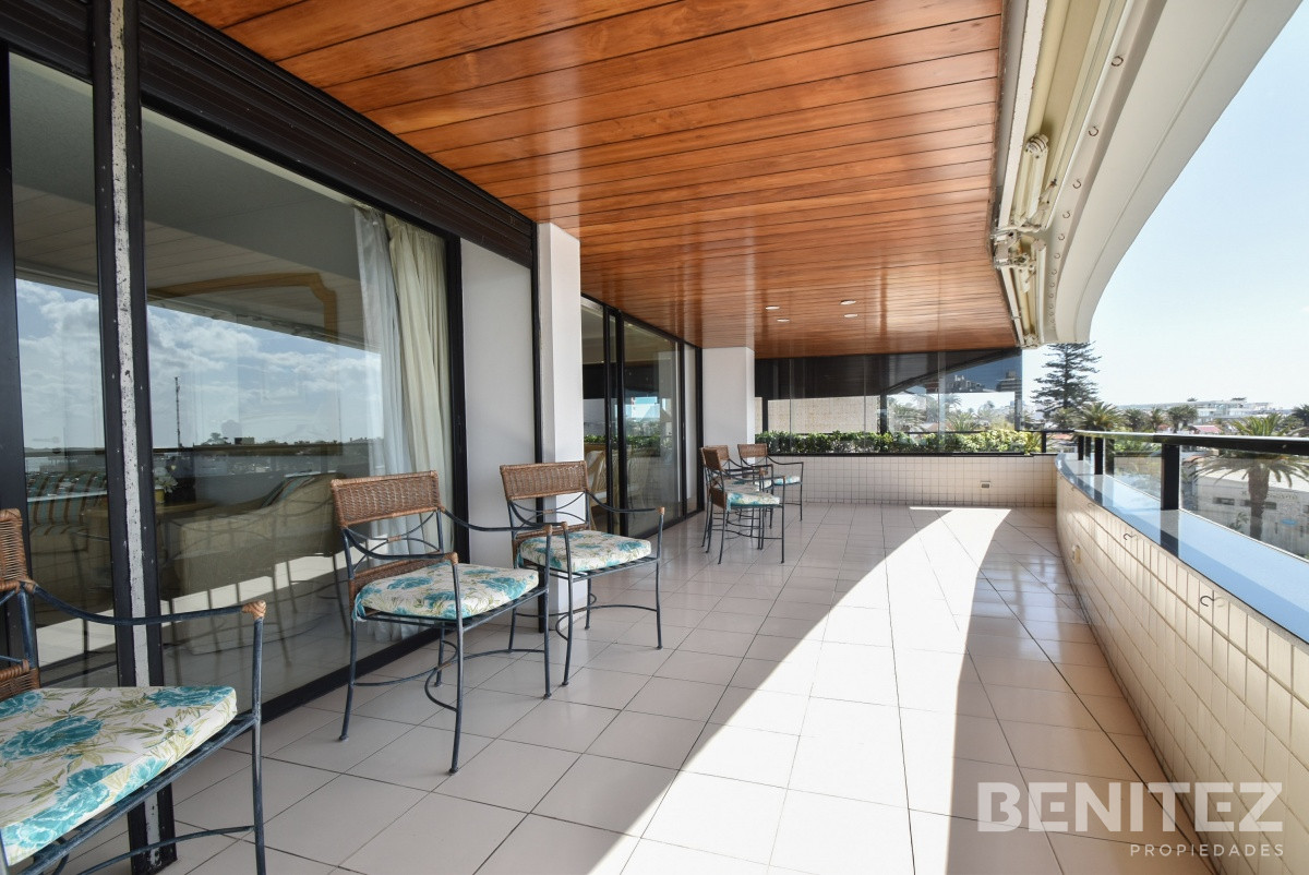 Apartamento ID.8634 - Portofino. Apartamento primera fila al Puerto