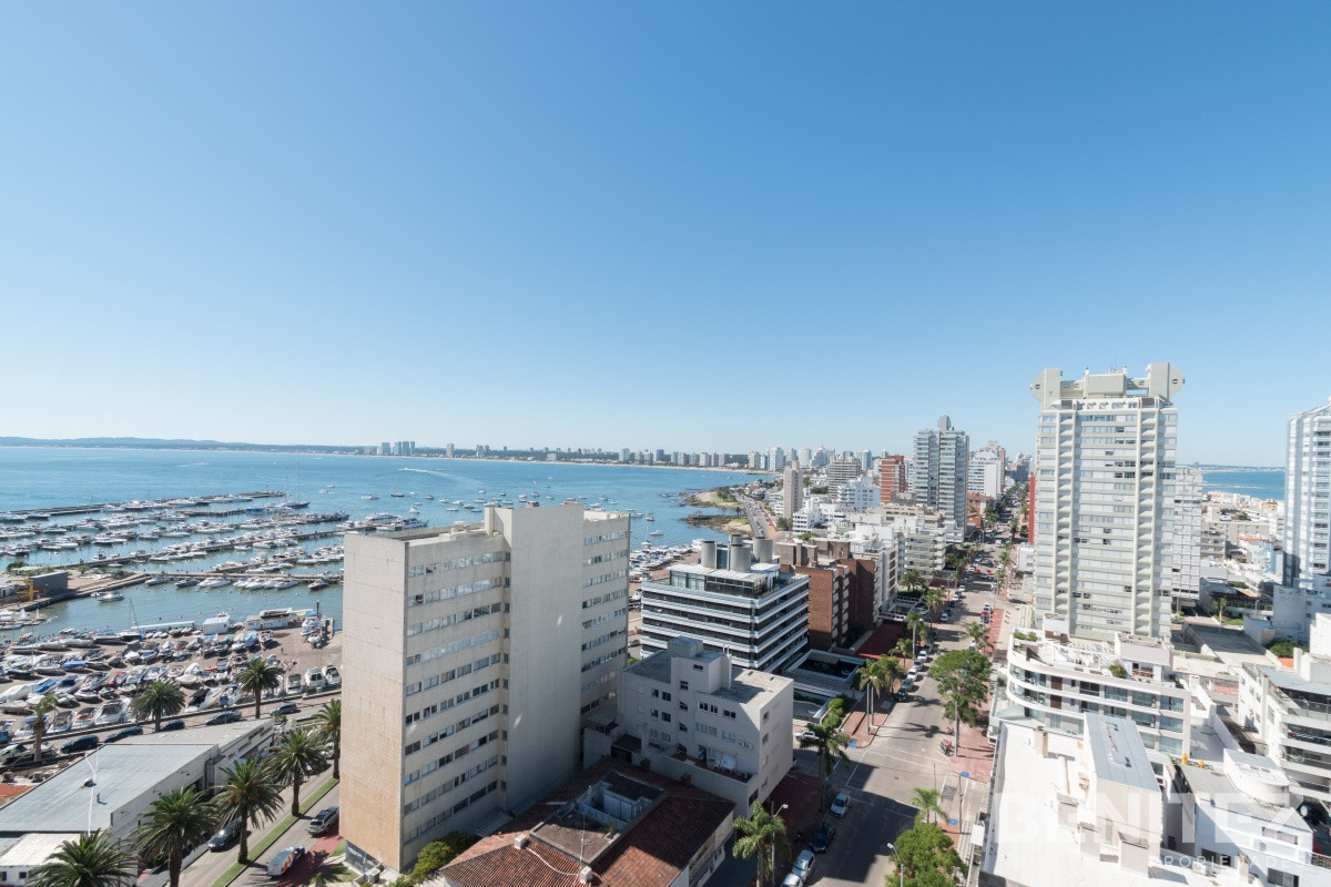 Apartamento ID.9084 - Apartamento en esquina al Puerto. Vista panorámica Puerto, Mansa y Brava. 