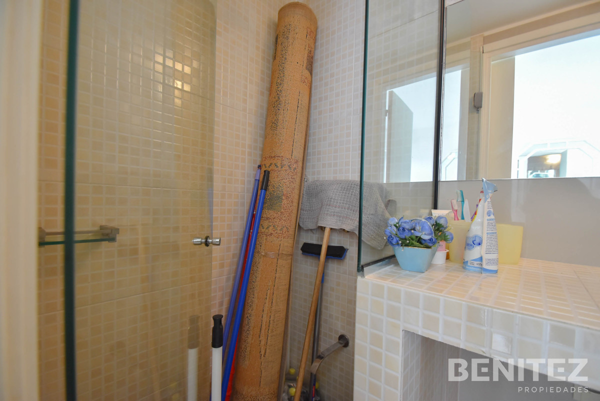 Apartamento ID.8210 - Primera fila al Puerto. Apartamento en venta de 4 dormitorios. Oportunidad!