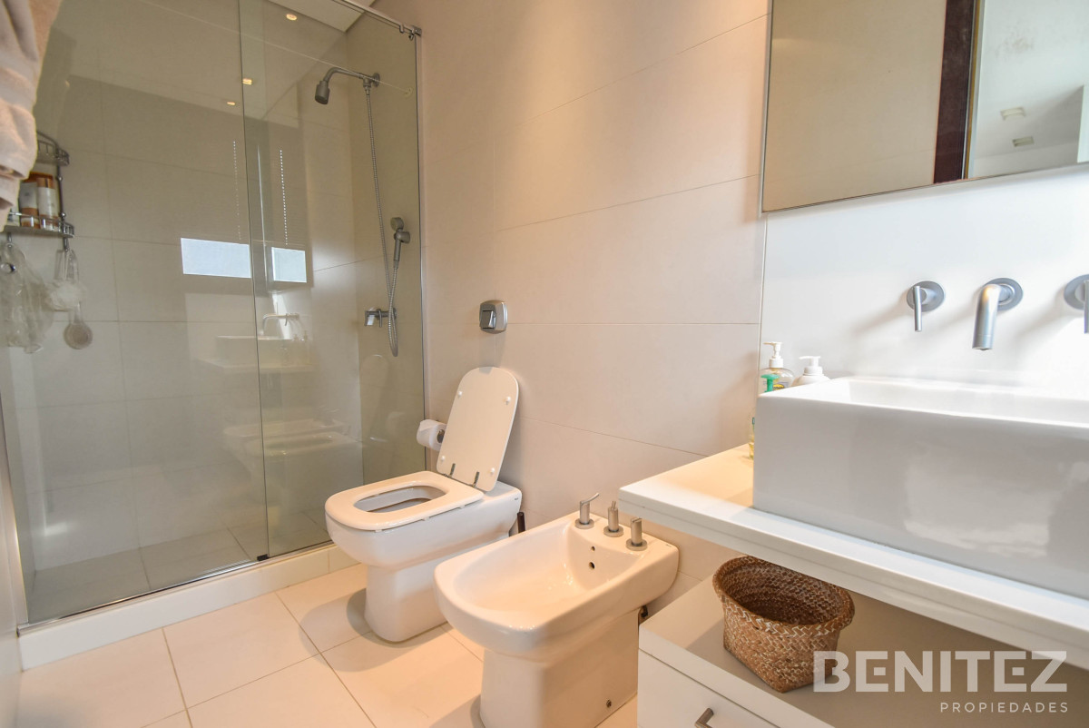 Apartamento ID.8465 - Le Bleu. Pent-House. Frente al Puerto con el diseño de Carlos Ott.