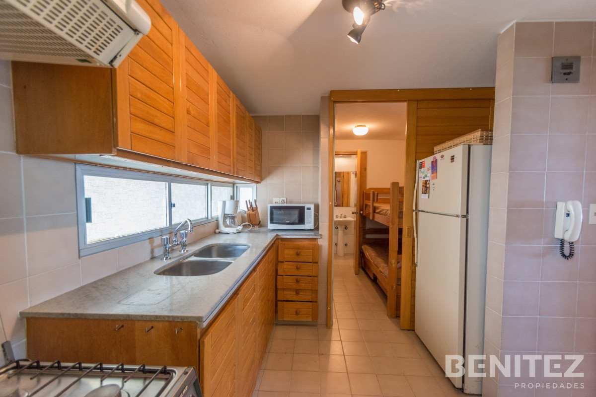 Apartamento ID.9510 - Apartamento en venta de 2 dormitorios + 2 baños y dependencia de servicio.