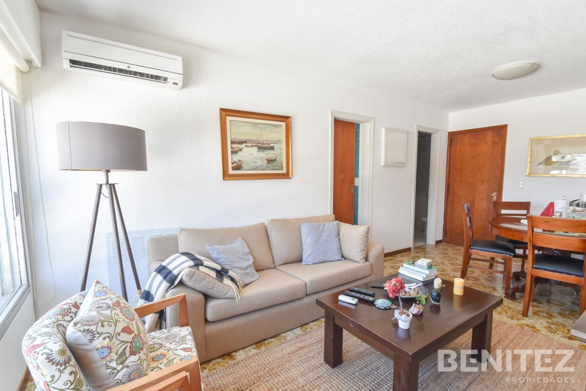 Apartamento ID.8587 - A metros del Puerto. Excelente apartamento 1 dormitorio. Torre con servicios