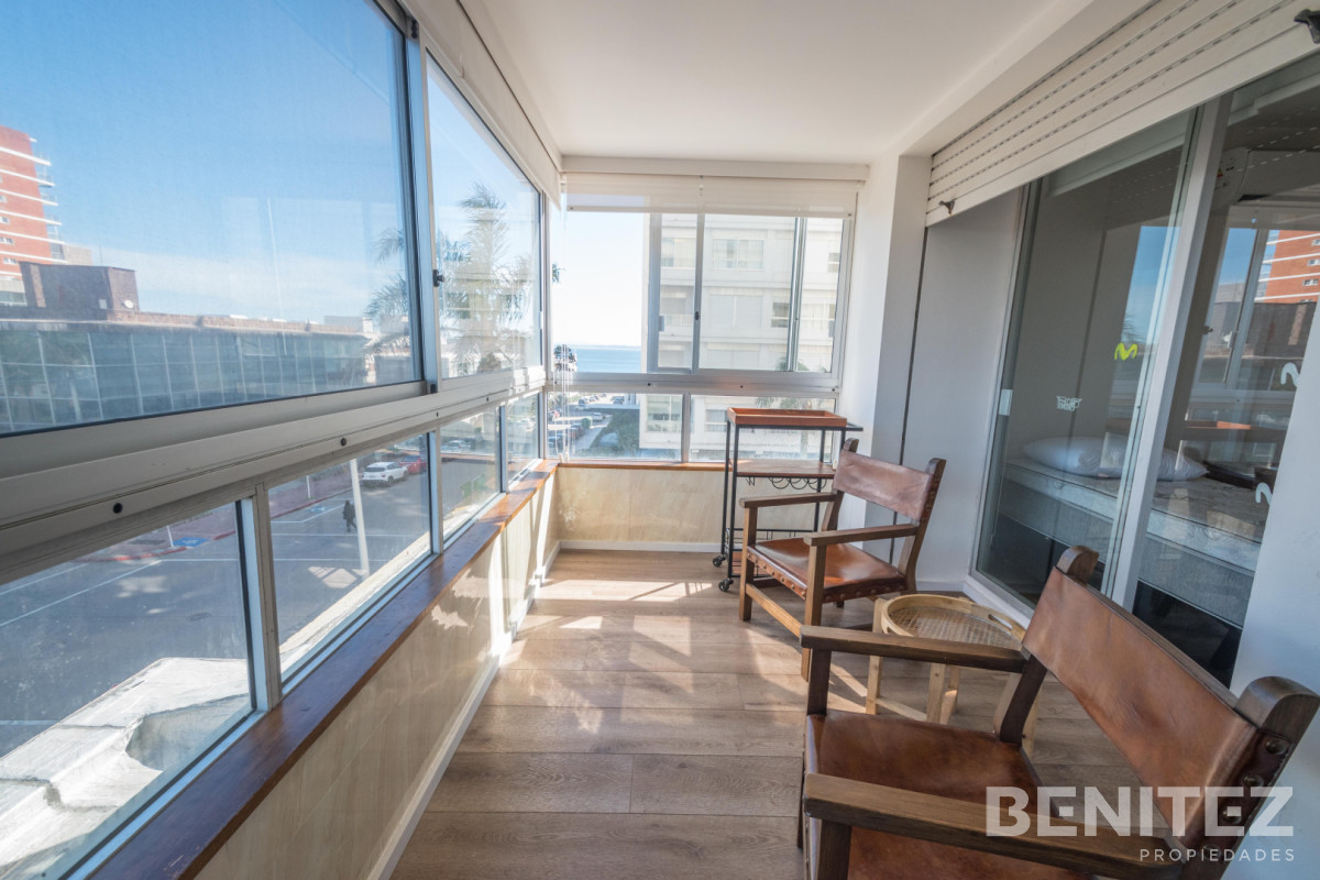 Apartamento ID.575 - Imperdible! Apartamento esquinero de 3 dormitorios. Reciclado.